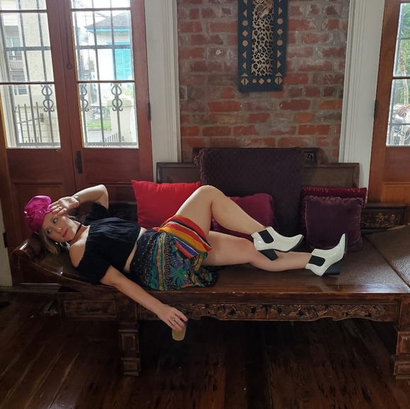 Meet your Posher, Molly - Picture 1 of 1